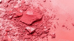 粉色碎腮红特写