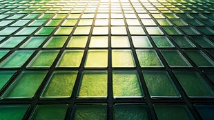 绿色玻璃方块拼接阳光效果