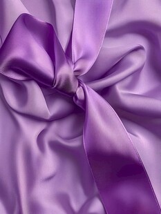 紫色绸缎蝴蝶结精美特写