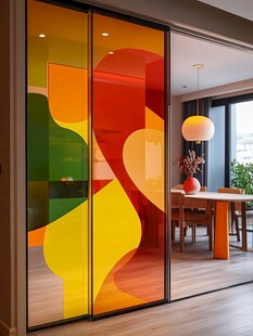 彩色艺术玻璃隔断的室内美