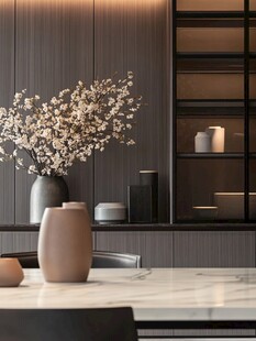 现代简约风室内花瓶装饰