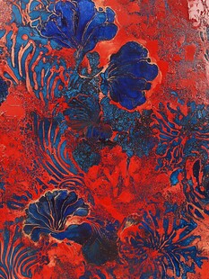 红蓝交织的抽象花卉图案