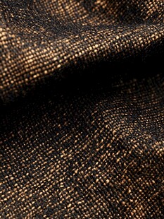 黑金交织纹理布料特写