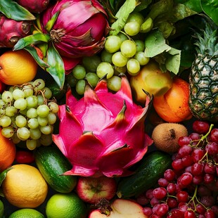 多彩缤纷的新鲜水果组合