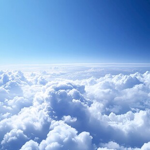 云端之上的湛蓝天空