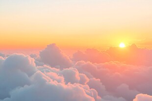 云海之上的绚烂日出