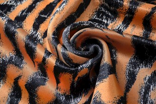 虎纹丝绸面料特写