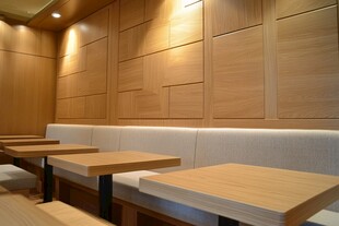 日式简约风餐厅室内场景