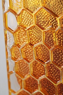 金色蜂巢纹理玻璃器皿