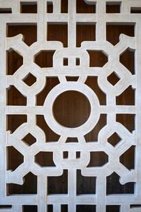 中式镂空雕花窗格