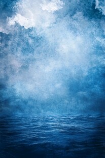 梦幻蓝调天空与海面背景