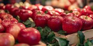 新鲜红苹果陈列