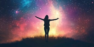 拥抱星空的孤独身影