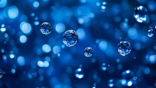 梦幻蓝色水滴悬浮画面