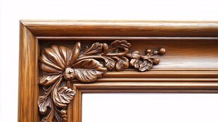 雕花木质画框精致细节