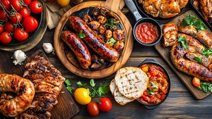 丰盛烤肉拼盘诱人美食