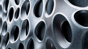 金属孔洞结构特写