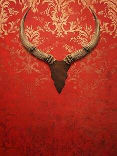 红底墙上的精美鹿角装饰