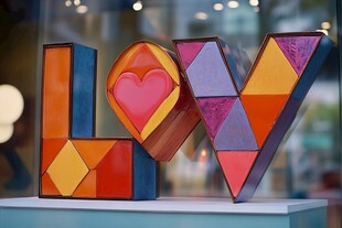 多彩立体LOVE艺术造型