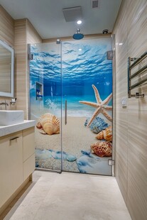 海洋风浴室玻璃门设计