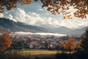 秋日山村美景如画