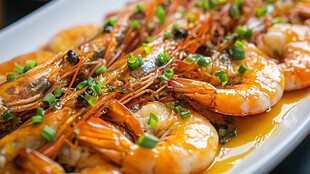 蒜蓉香虾美味诱人