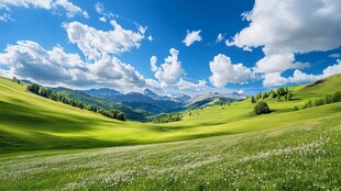 草原山峦间的壮丽蓝天