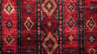 传统精美红色几何图案地毯