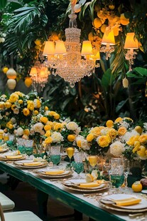 梦幻黄白花卉宴会布置
