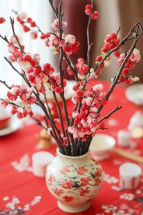 花瓶插红梅 中式雅致景