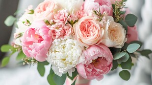 浪漫粉色系花卉手捧花