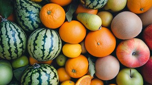 缤纷多彩的新鲜水果组合