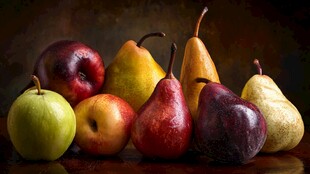 多彩梨子与苹果静物组合