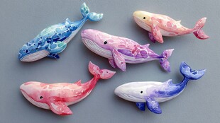 彩色手绘鲸鱼摆件