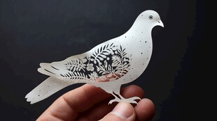 纸艺白鸽 精致花卉镂空造型