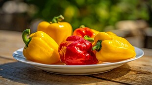 彩椒摆盘 色彩鲜艳诱人