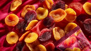 多彩美味杏干零食特写