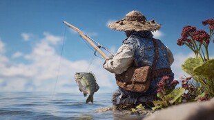 老人岸边垂钓收获颇丰