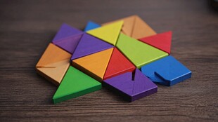 彩色七巧板拼图展示