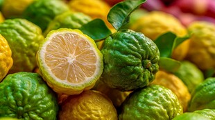 新鲜香橼果 部分已切开