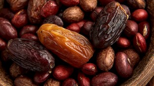 一碗多彩干果 营养又美味