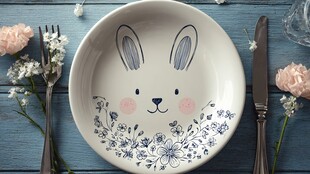 兔子图案餐盘装点餐桌