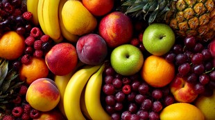 多彩缤纷的新鲜水果组合