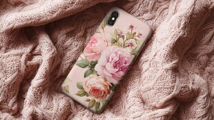 粉色花卉图案手机壳展示