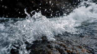 水花飞溅的瞬间之美