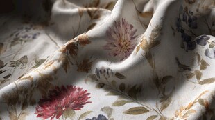 花卉图案柔软布料特写