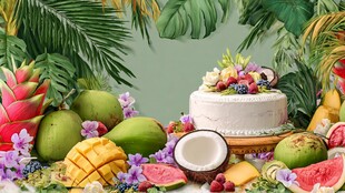 热带风情水果与美味蛋糕