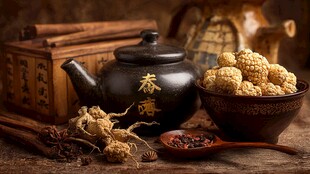 传统中式茶具与养生食材