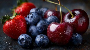 新鲜浆果组合 色彩诱人