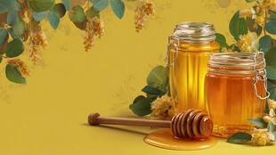 金黄蜂蜜与自然装饰静物图